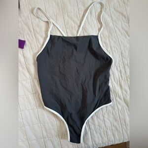 BNWT Acacia Peyton Piped Full Piece size Medium